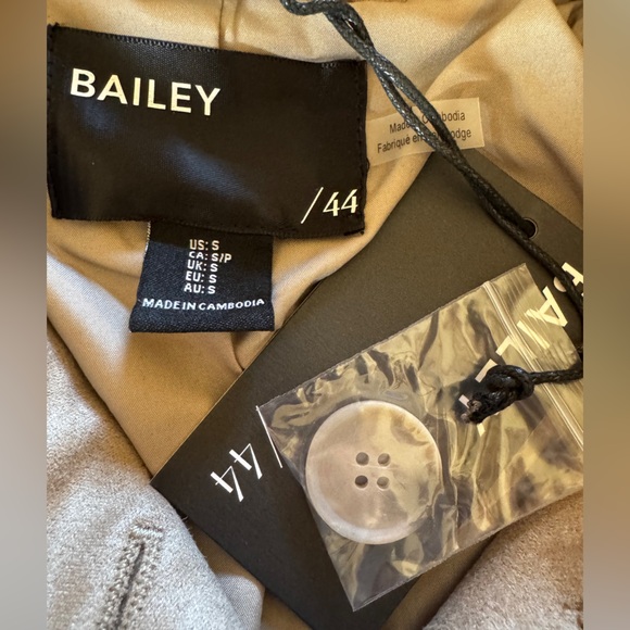 Bailey 44 Women's Beige faux suede Jacket size small - Picture 5 of 6